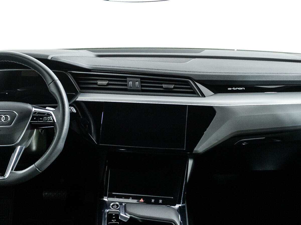 Audi e-tron с пробегом — 2022 год. Фото: #11