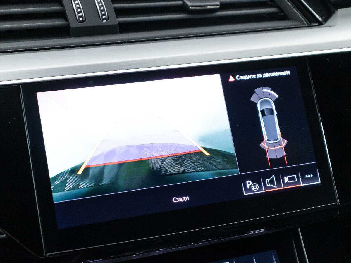 Audi e-tron с пробегом — 2022 год. Фото: #13