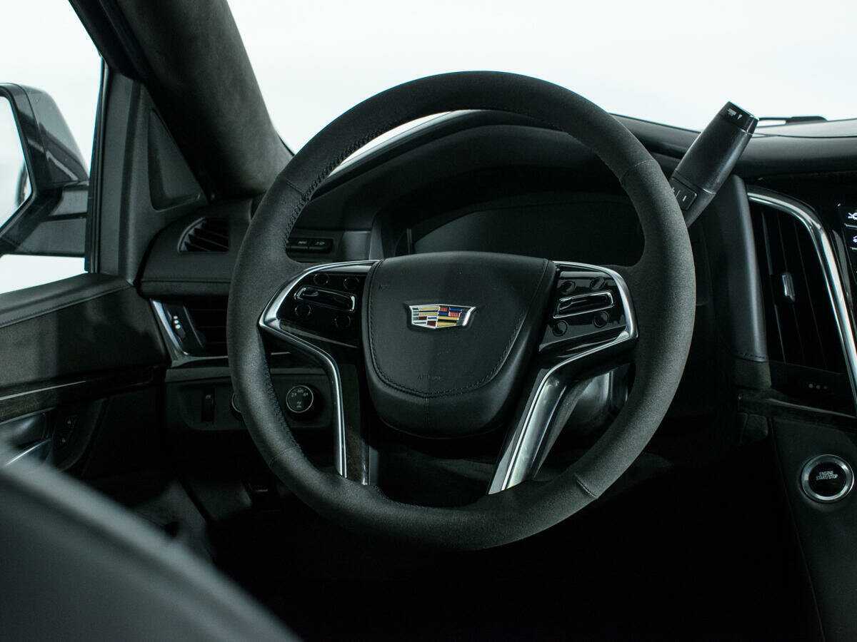 Cadillac Escalade с пробегом — 2015 год. Фото: #13