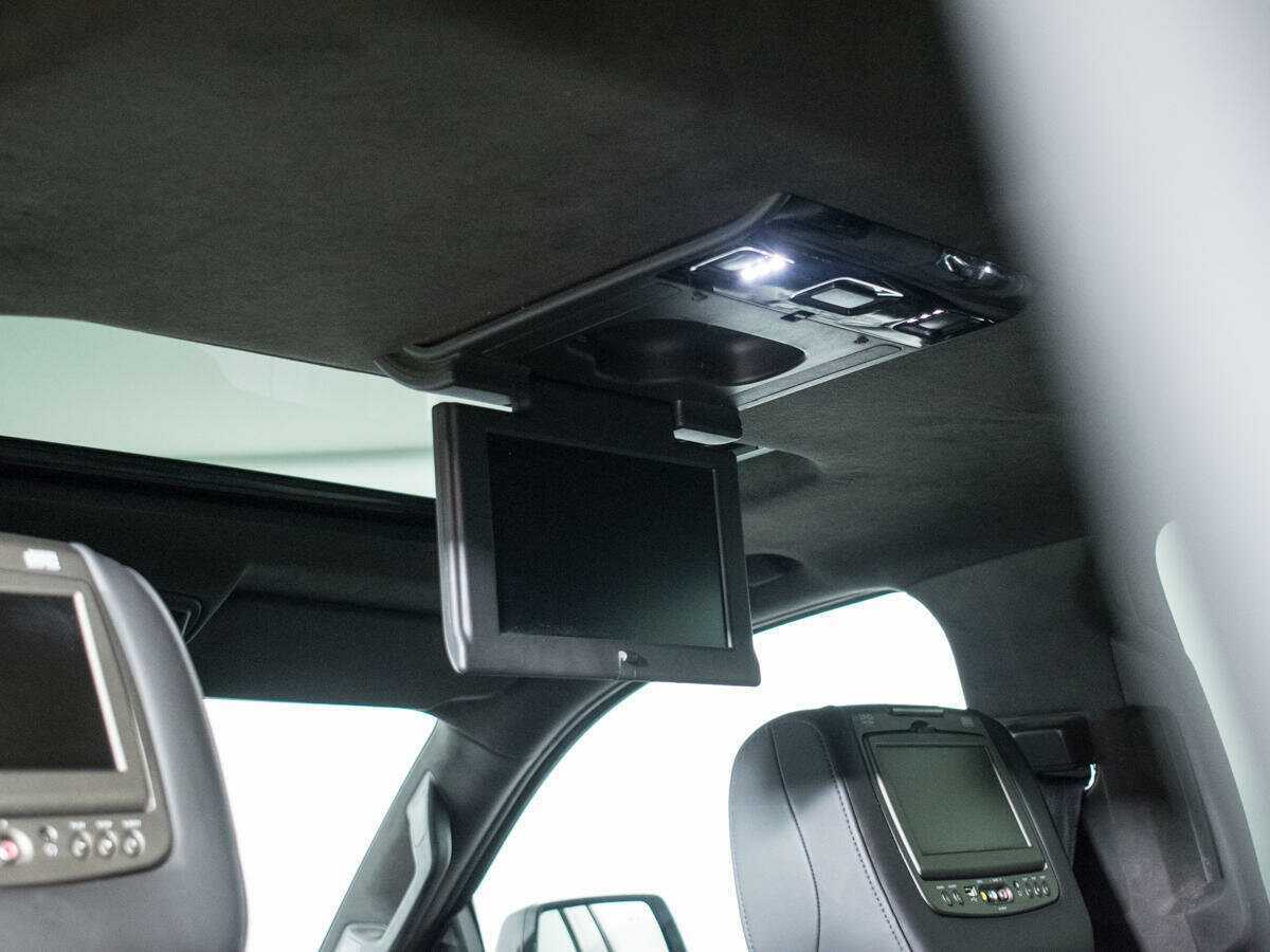 Cadillac Escalade с пробегом — 2015 год. Фото: #16