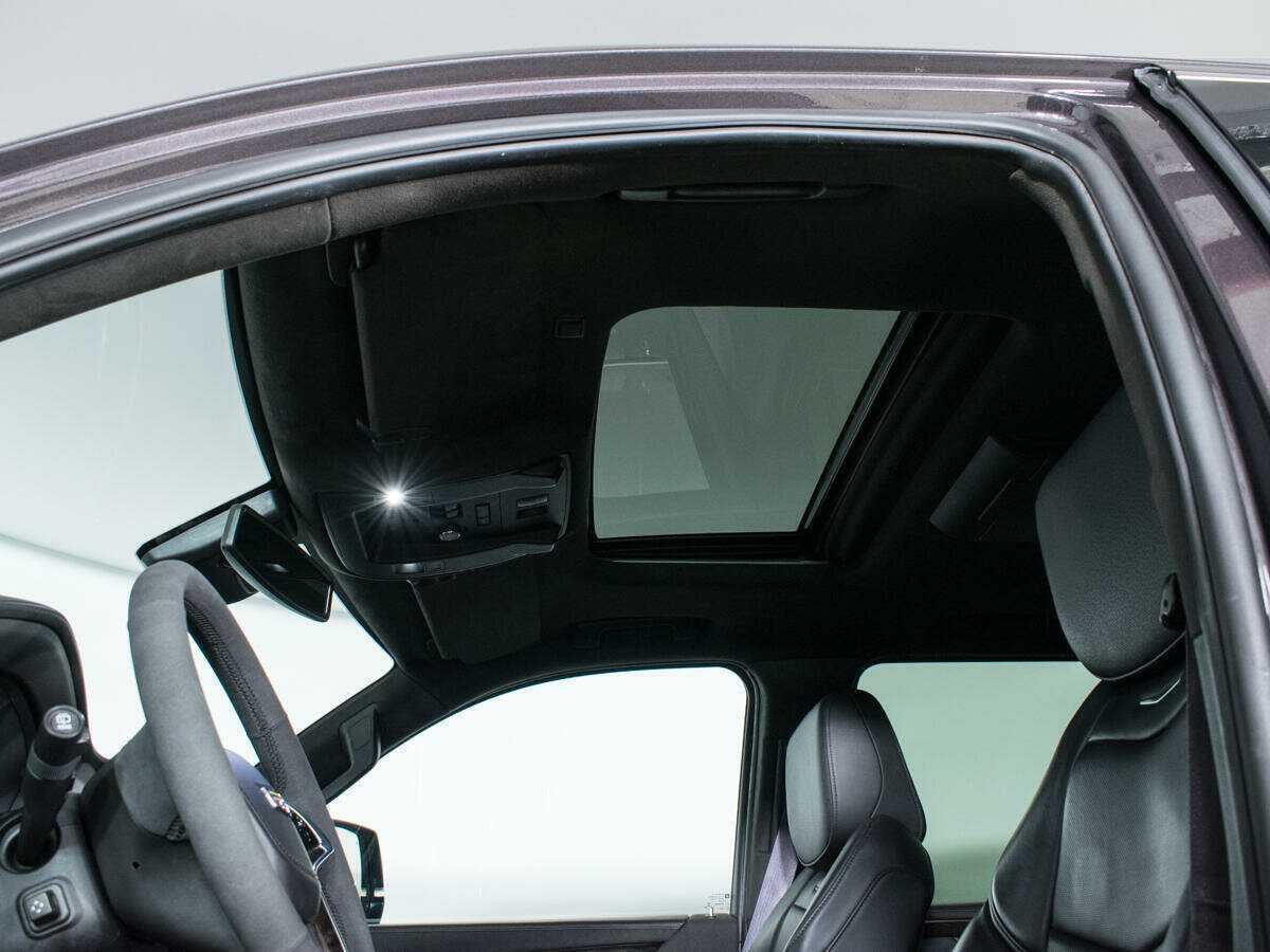 Cadillac Escalade с пробегом — 2015 год. Фото: #17