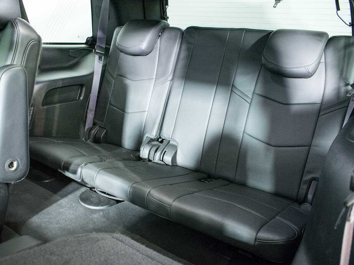 Cadillac Escalade с пробегом — 2015 год. Фото: #18