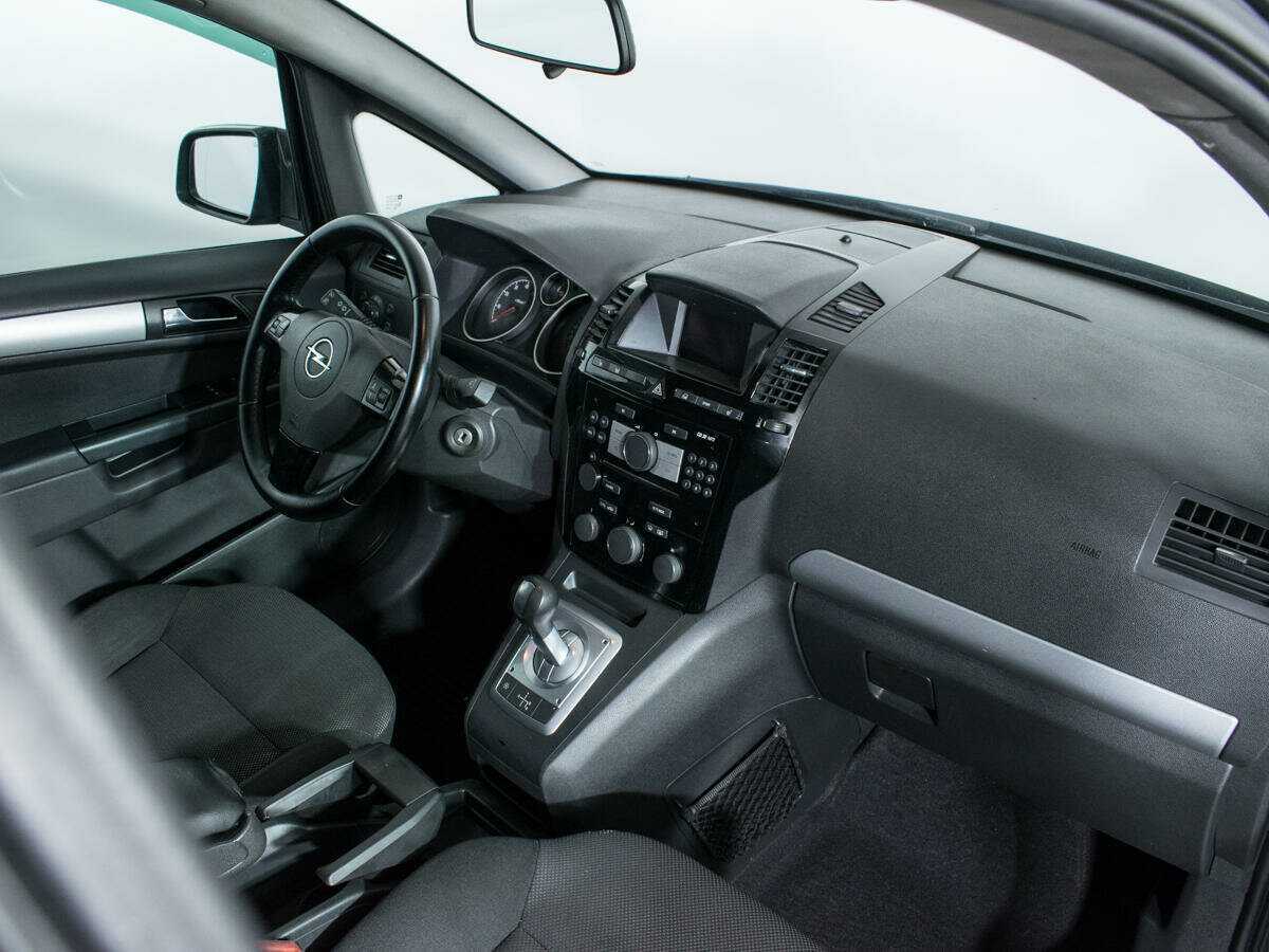 Opel Zafira с пробегом — 2011 год. Фото: #8