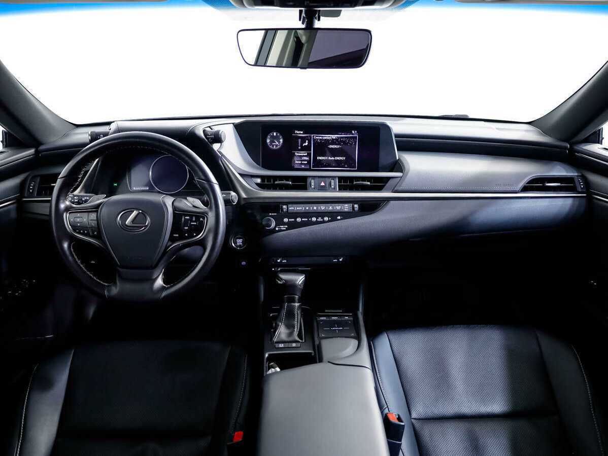 Lexus ES с пробегом — 2018 год. Фото: #8