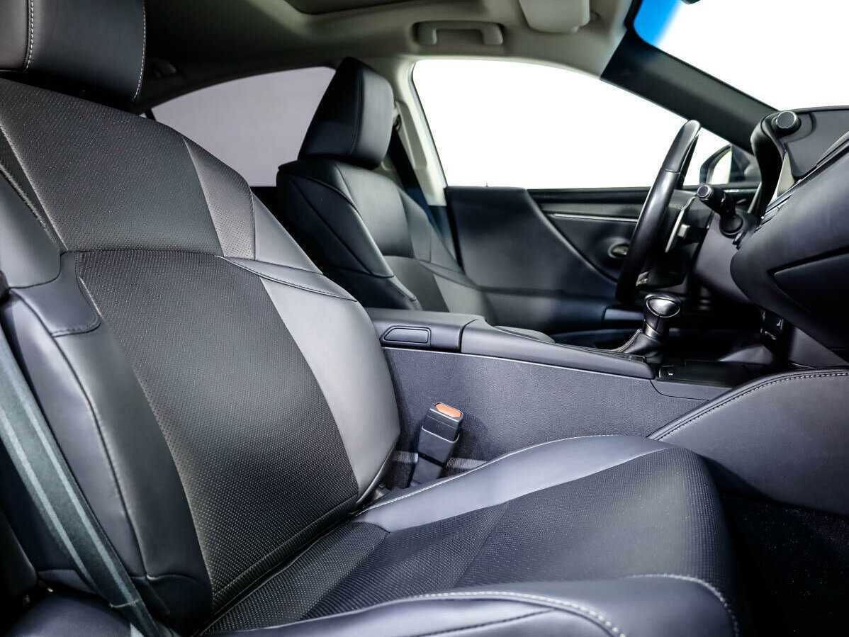Lexus ES с пробегом — 2018 год. Фото: #10