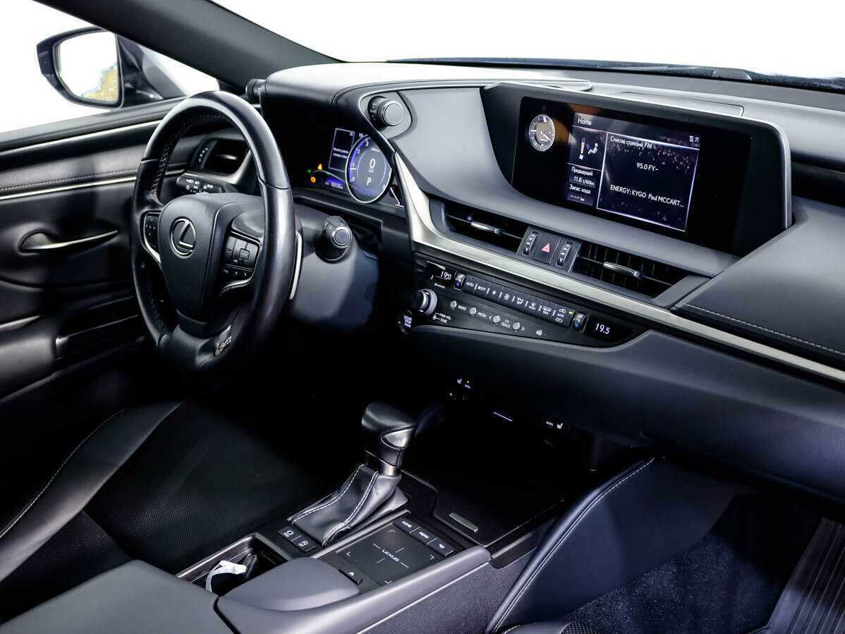 Lexus ES с пробегом — 2018 год. Фото: #13