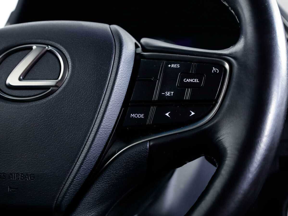 Lexus ES с пробегом — 2018 год. Фото: #21