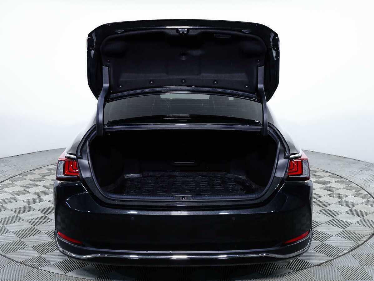 Lexus ES с пробегом — 2018 год. Фото: #22