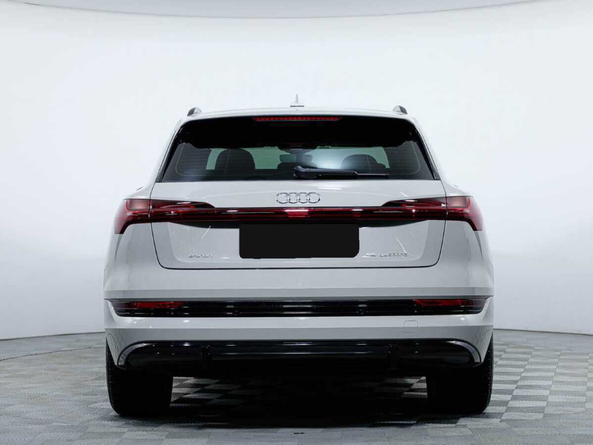 Audi e-tron с пробегом — 2021 год. Фото: #4
