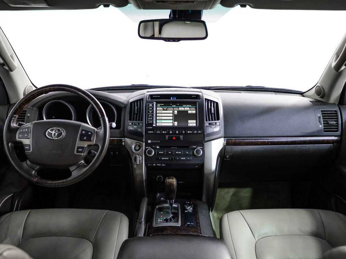 Toyota Land Cruiser с пробегом — 2010 год. Фото: #8