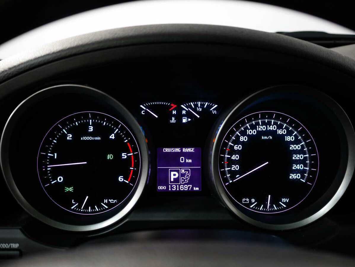 Toyota Land Cruiser с пробегом — 2010 год. Фото: #9