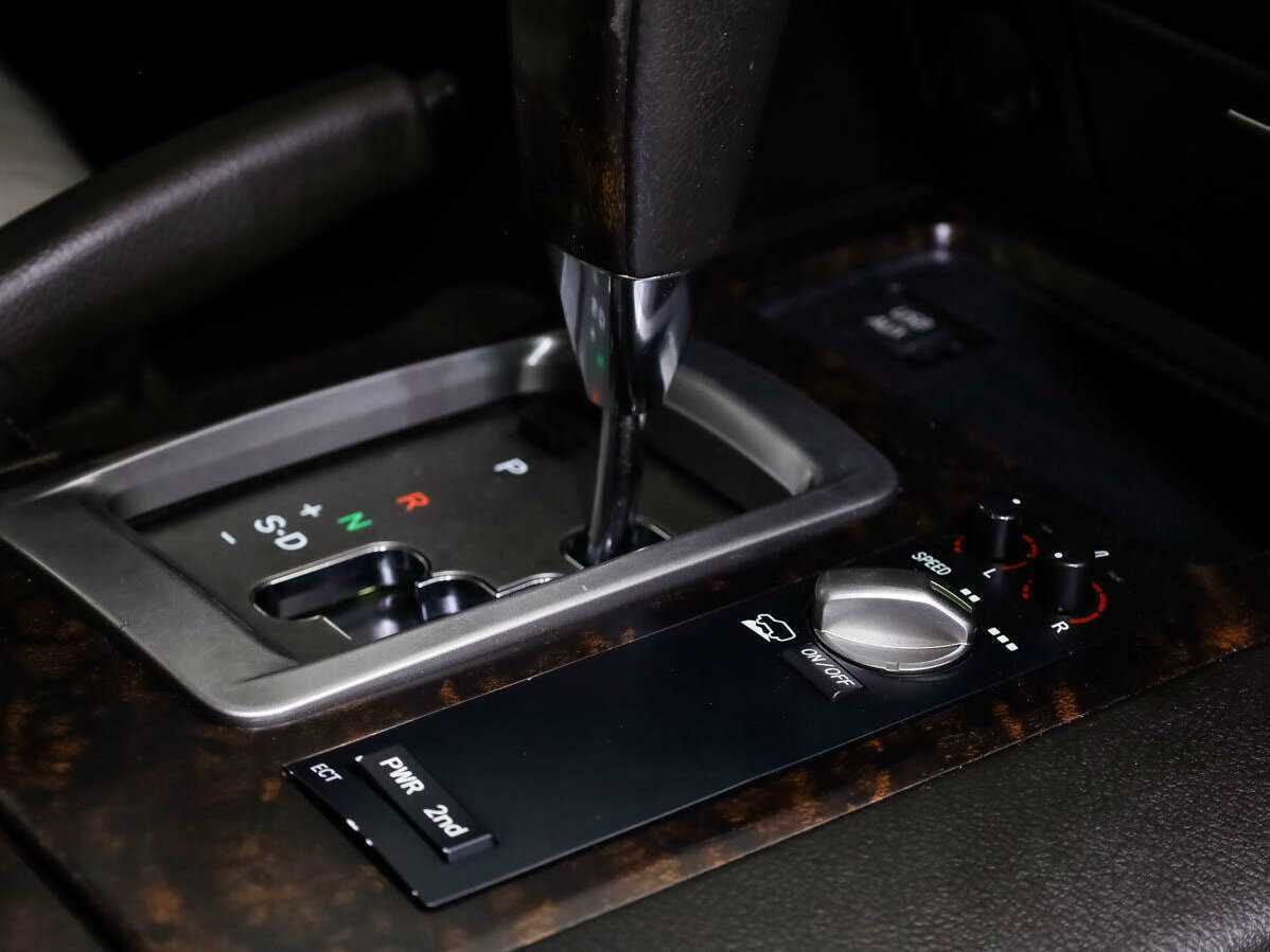 Toyota Land Cruiser с пробегом — 2010 год. Фото: #16