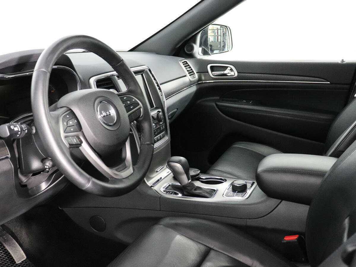 Jeep Grand Cherokee с пробегом — 2018 год. Фото: #8
