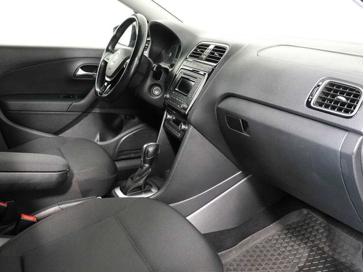 Volkswagen Polo с пробегом — 2017 год. Фото: #6