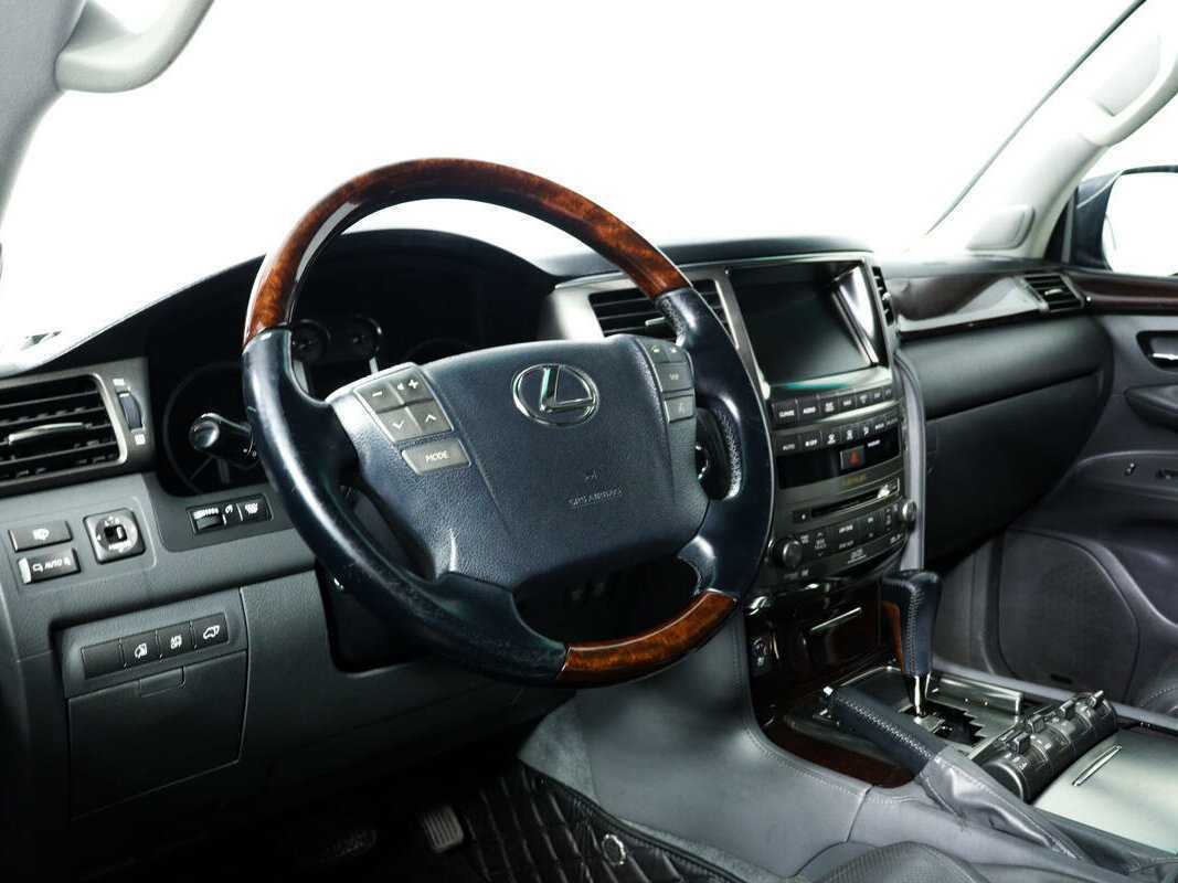 Lexus LX с пробегом — 2009 год. Фото: #13