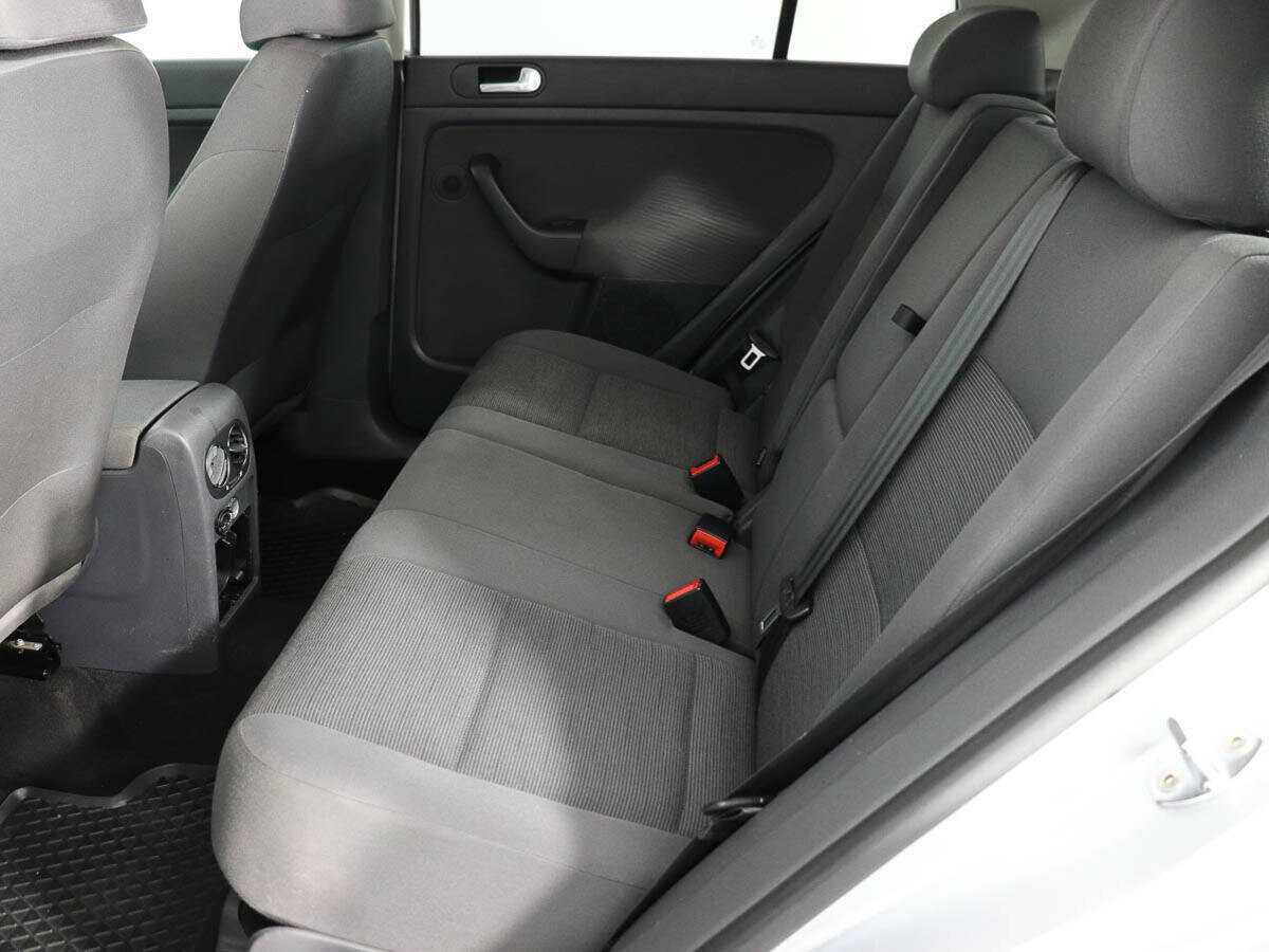 Volkswagen Golf Plus с пробегом — 2008 год. Фото: #10