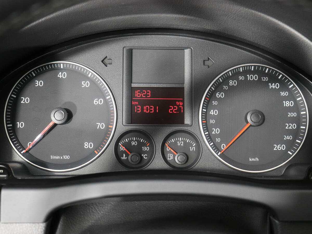 Volkswagen Golf Plus с пробегом — 2008 год. Фото: #11