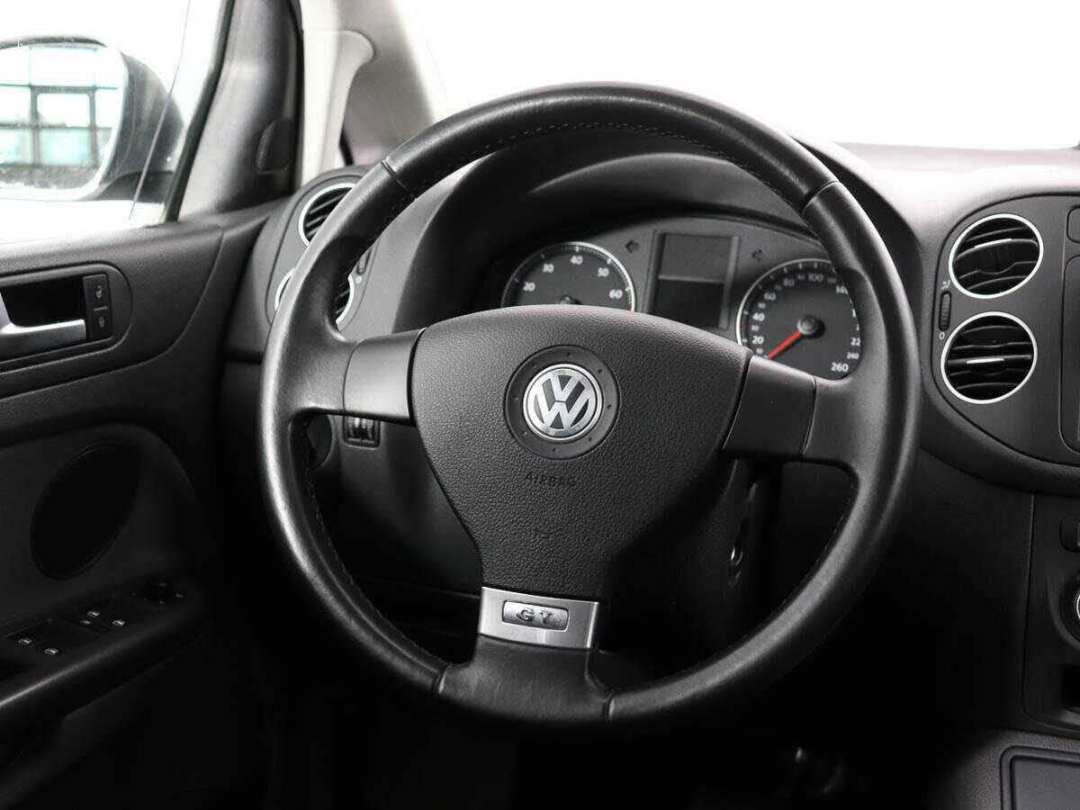 Volkswagen Golf Plus с пробегом — 2008 год. Фото: #14