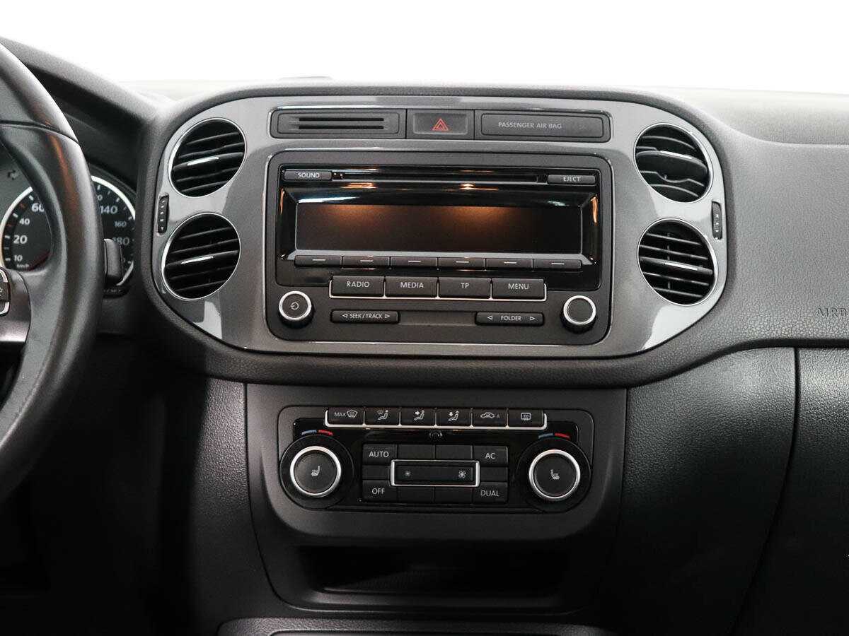 Volkswagen Tiguan с пробегом — 2011 год. Фото: #12