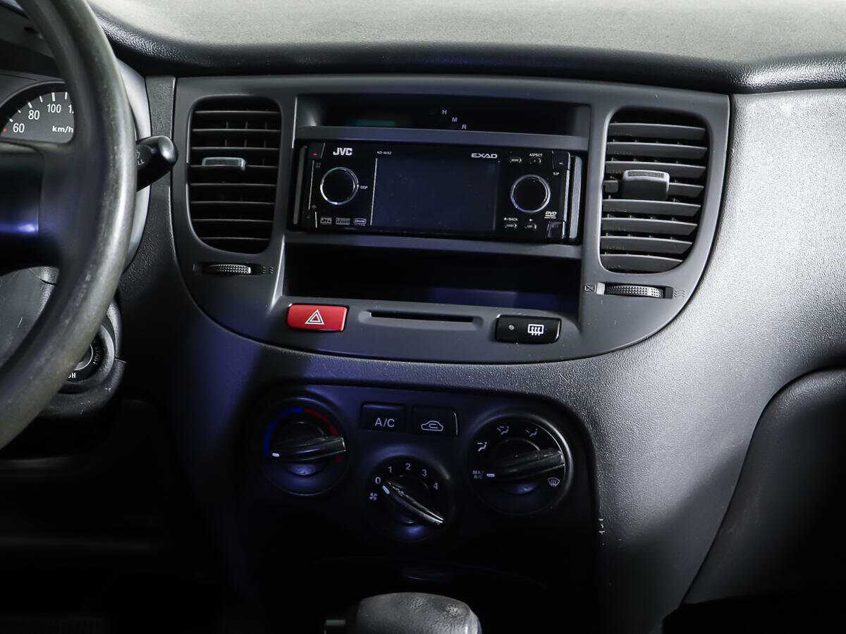 Kia Rio с пробегом — 2006 год. Фото: #11