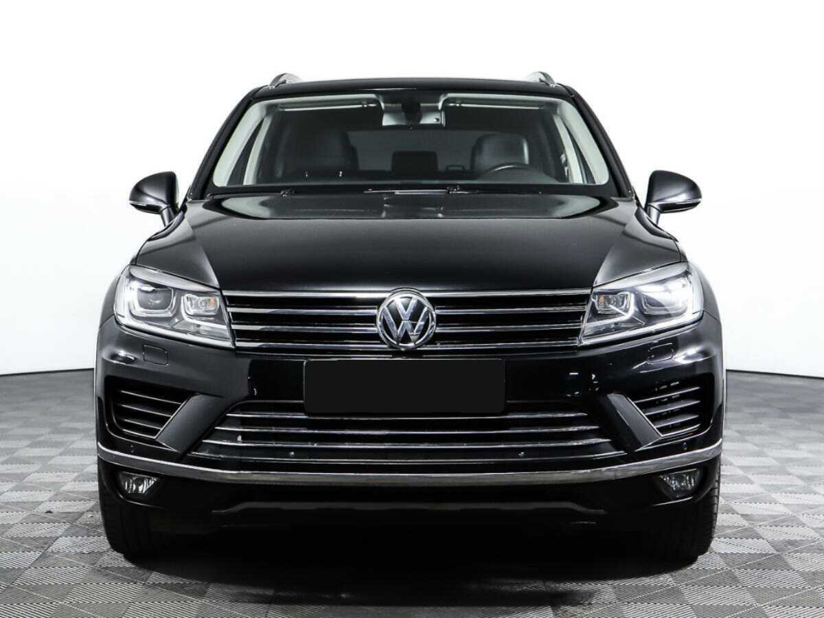 Volkswagen Touareg с пробегом — 2015 год. Фото: #1