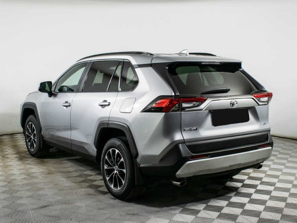 Toyota RAV4 с пробегом — 2022 год. Фото: #5