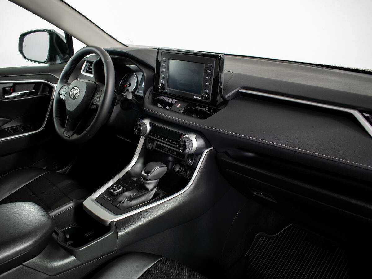 Toyota RAV4 с пробегом — 2022 год. Фото: #6