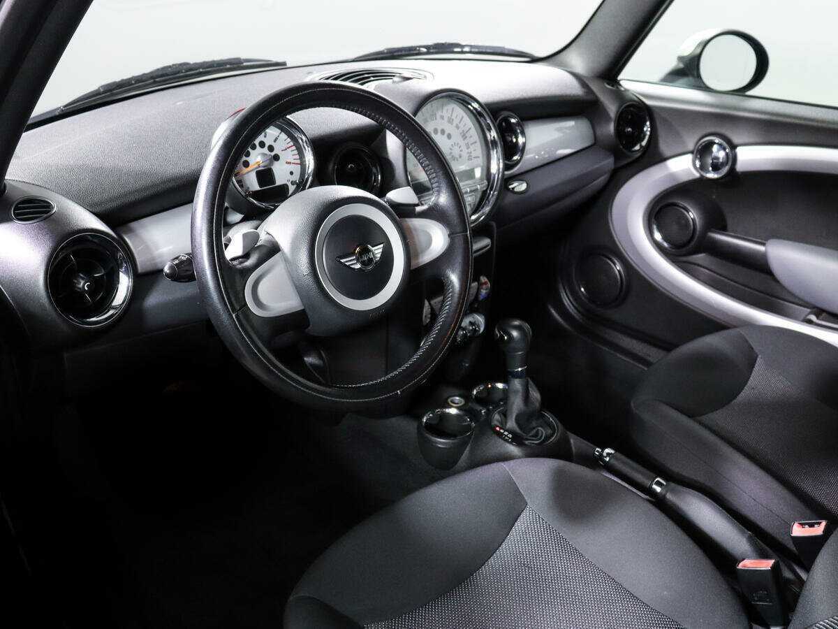 Mini Hatch с пробегом — 2008 год. Фото: #11