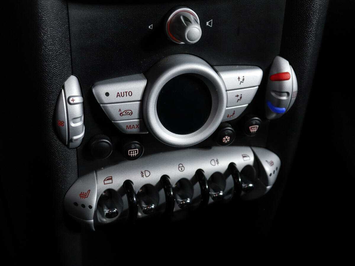 Mini Hatch с пробегом — 2008 год. Фото: #12