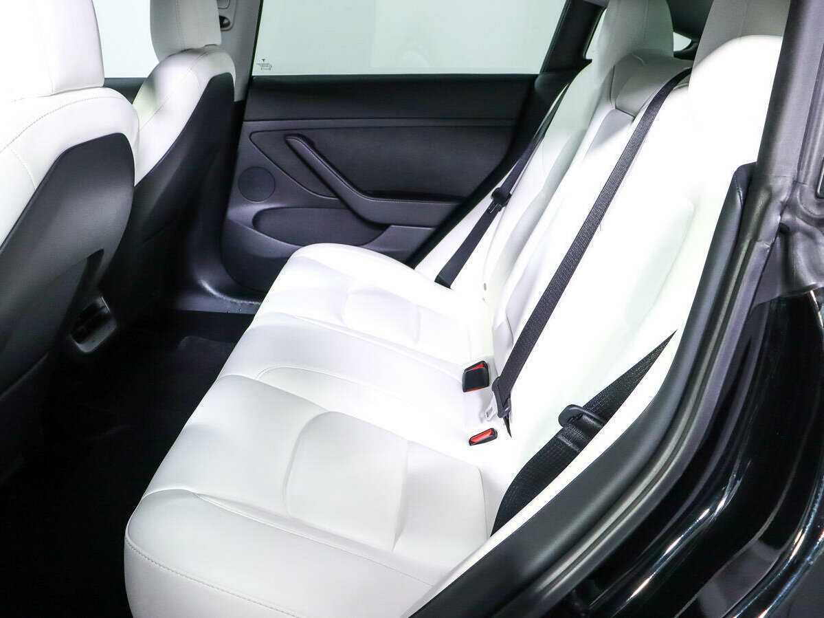 Tesla Model 3 с пробегом — 2021 год. Фото: #9