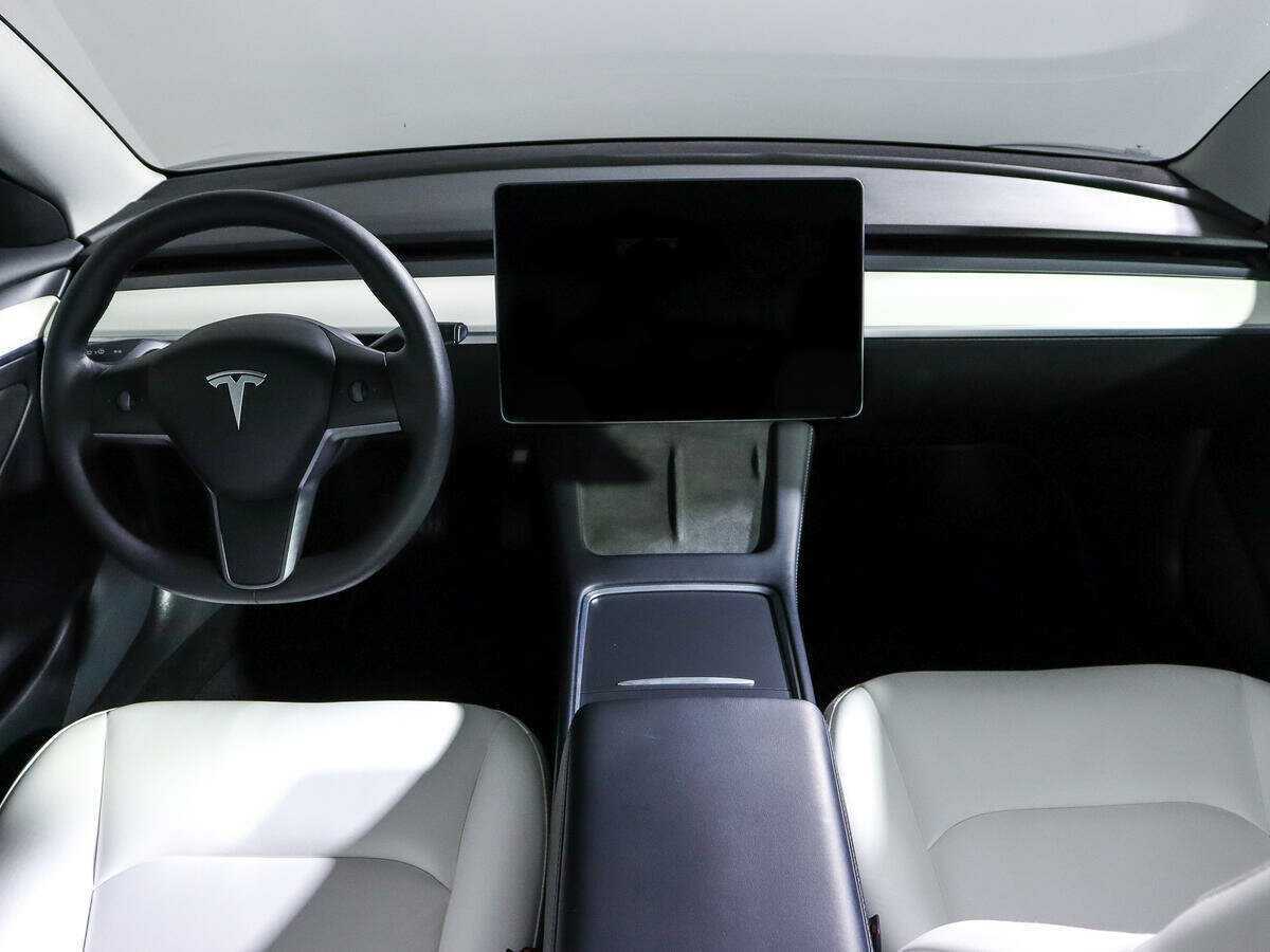 Tesla Model 3 с пробегом — 2021 год. Фото: #11