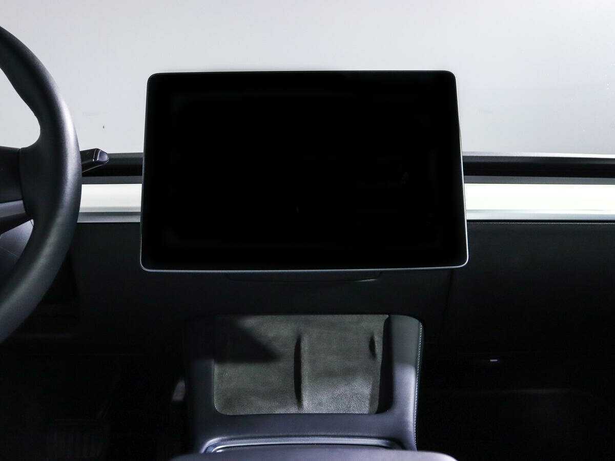 Tesla Model 3 с пробегом — 2021 год. Фото: #12