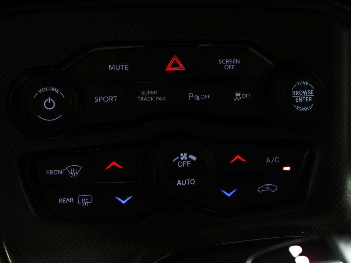 Dodge Challenger с пробегом — 2020 год. Фото: #23