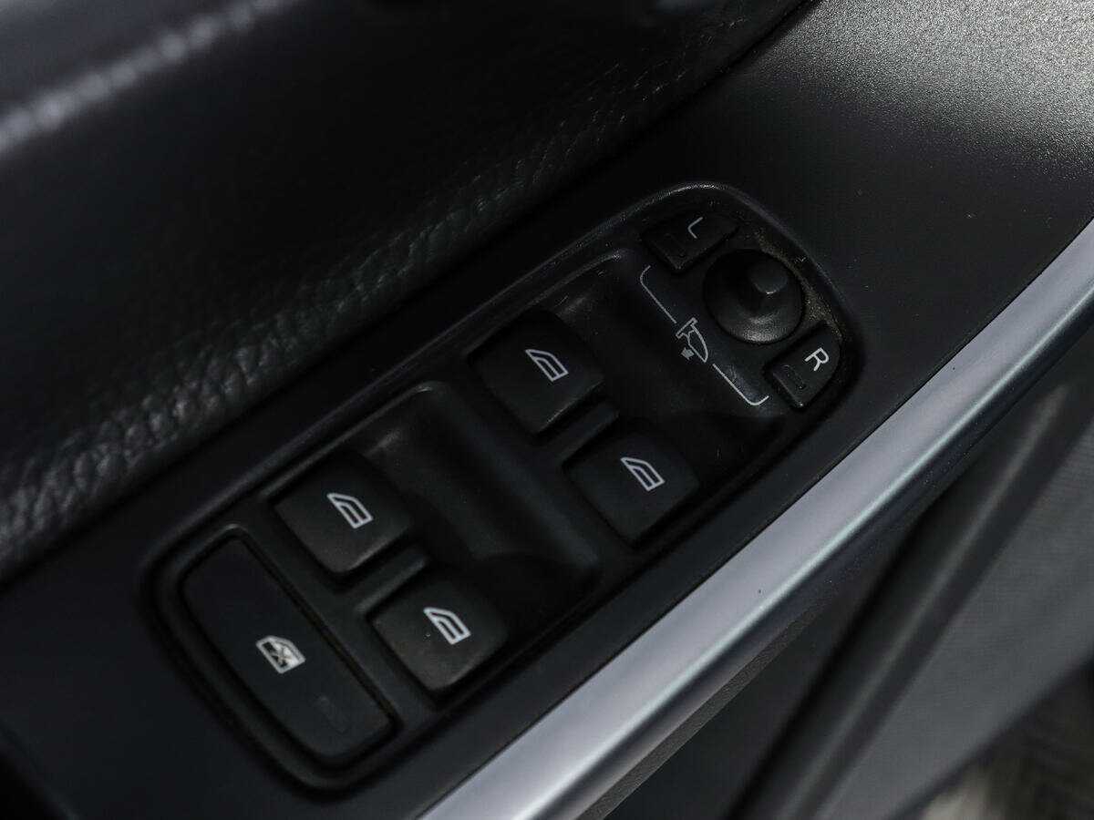 Volvo XC60 с пробегом — 2010 год. Фото: #18