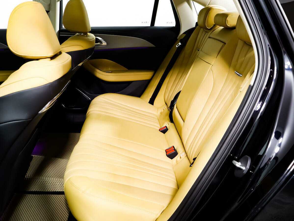 Hongqi H5 с пробегом — 2023 год. Фото: #11