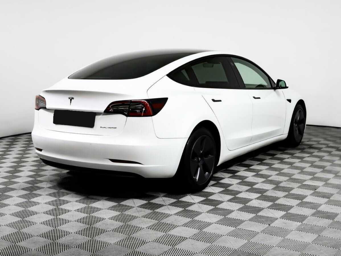 Tesla Model 3 с пробегом — 2022 год. Фото: #4