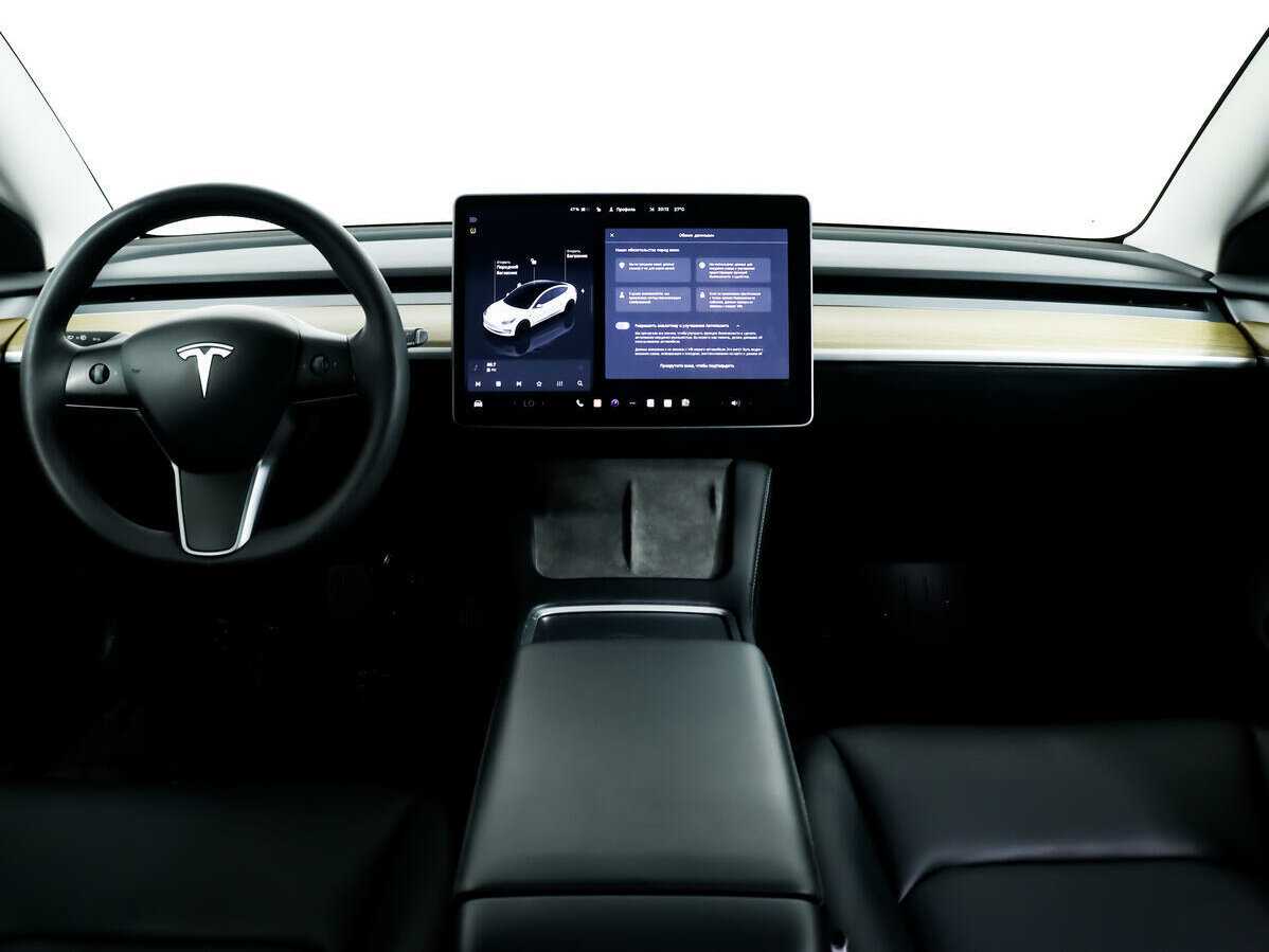 Tesla Model 3 с пробегом — 2022 год. Фото: #10