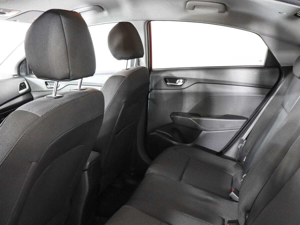 Hyundai Solaris с пробегом — 2019 год. Фото: #11