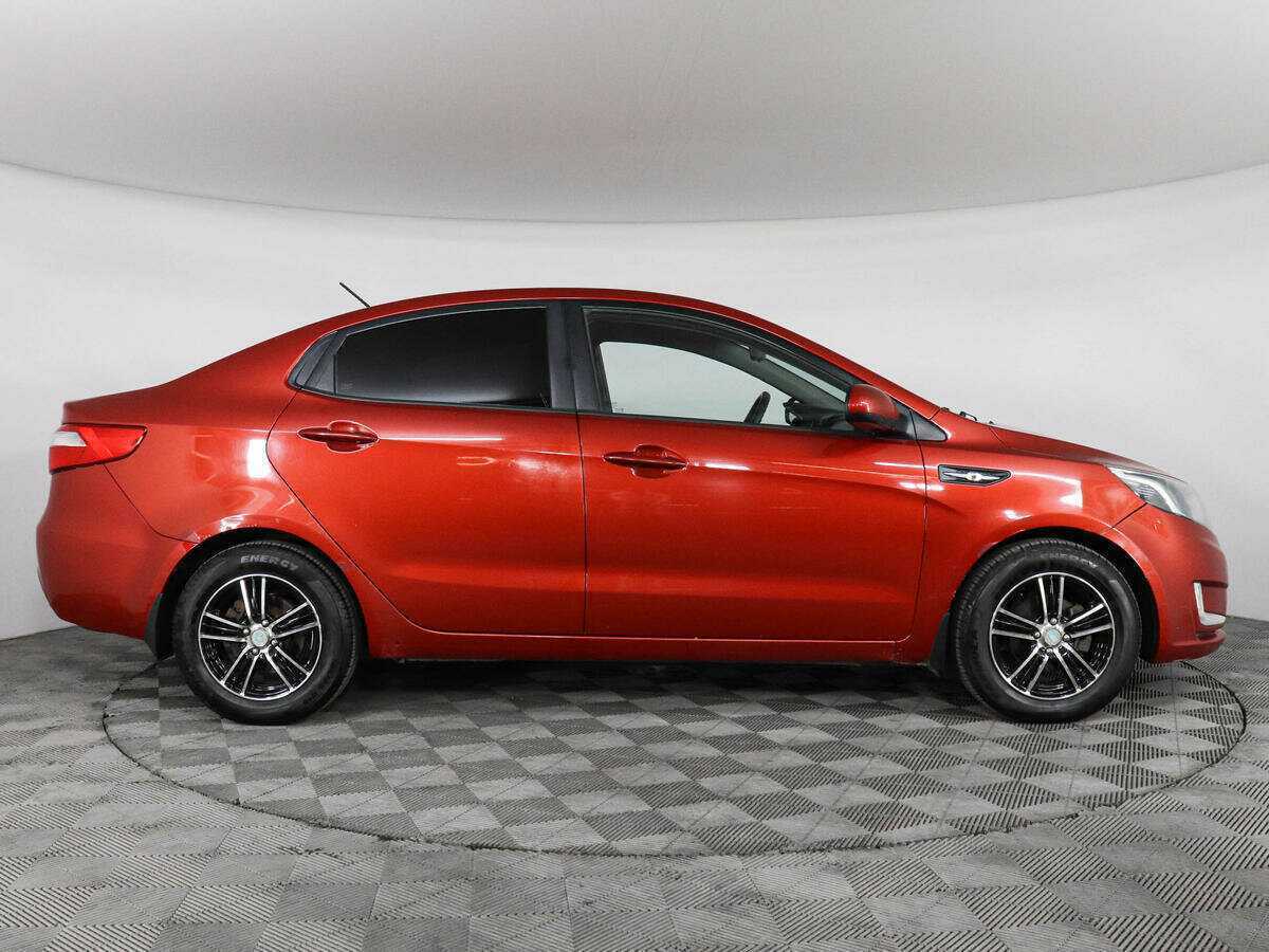 Kia Rio с пробегом — 2011 год. Фото: #3