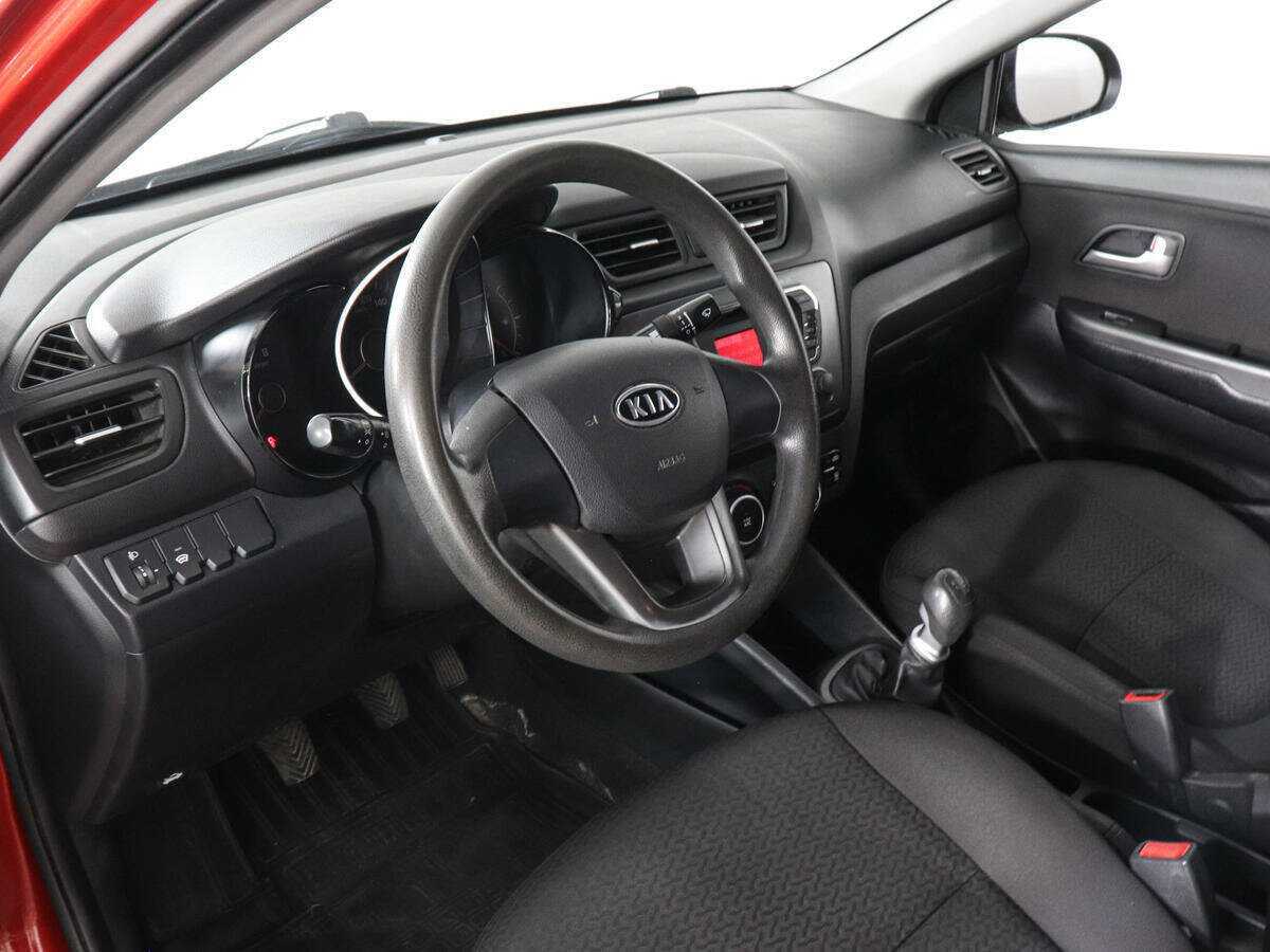 Kia Rio с пробегом — 2011 год. Фото: #8