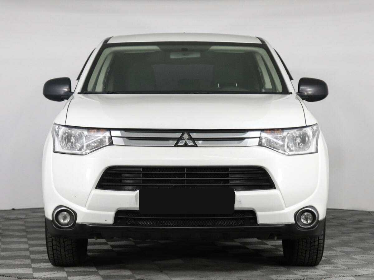 Mitsubishi Outlander с пробегом — 2014 год. Фото: #1