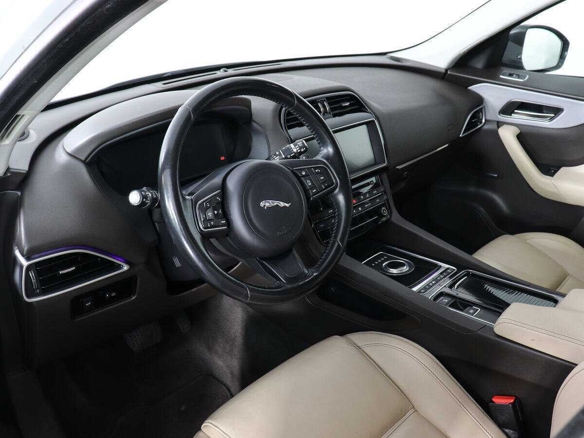 Jaguar F-Pace с пробегом — 2016 год. Фото: #8