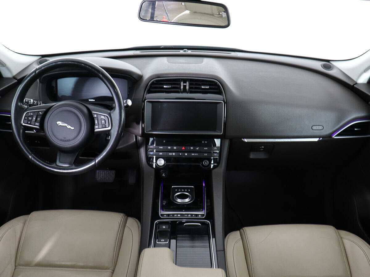 Jaguar F-Pace с пробегом — 2016 год. Фото: #9