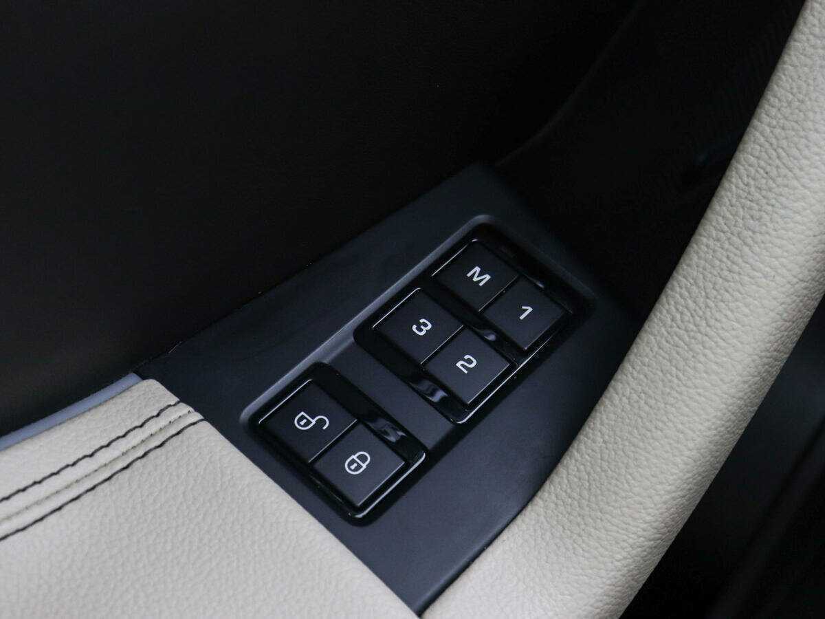 Jaguar F-Pace с пробегом — 2016 год. Фото: #15