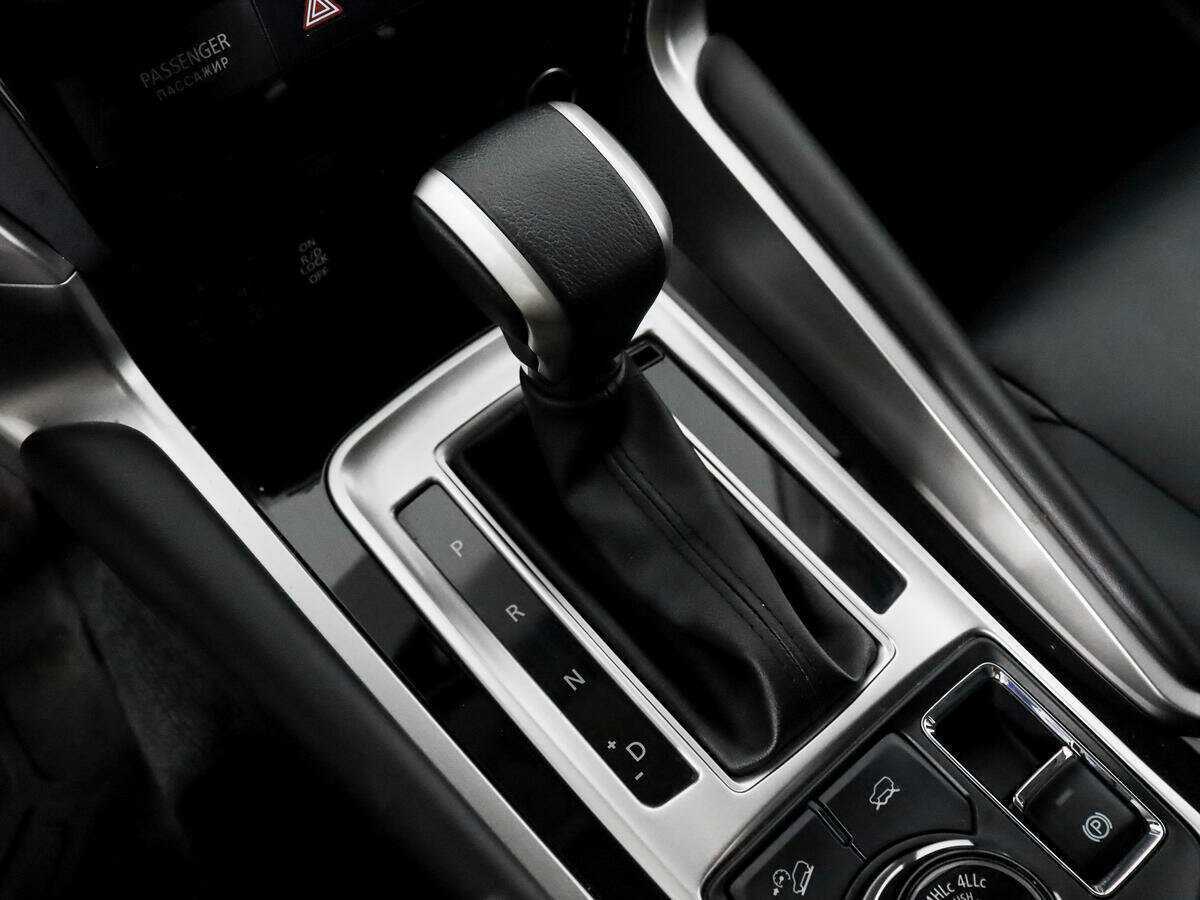 Mitsubishi Pajero Sport с пробегом — 2019 год. Фото: #11