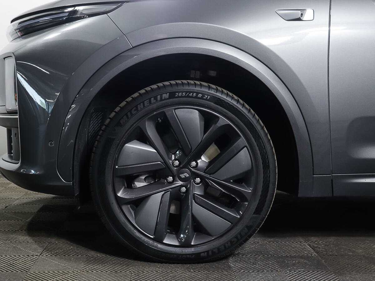 LiXiang L7 с пробегом — 2023 год. Фото: #29