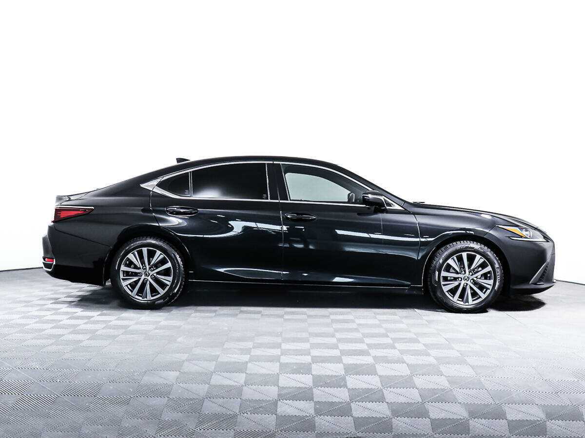 Lexus ES с пробегом — 2020 год. Фото: #1