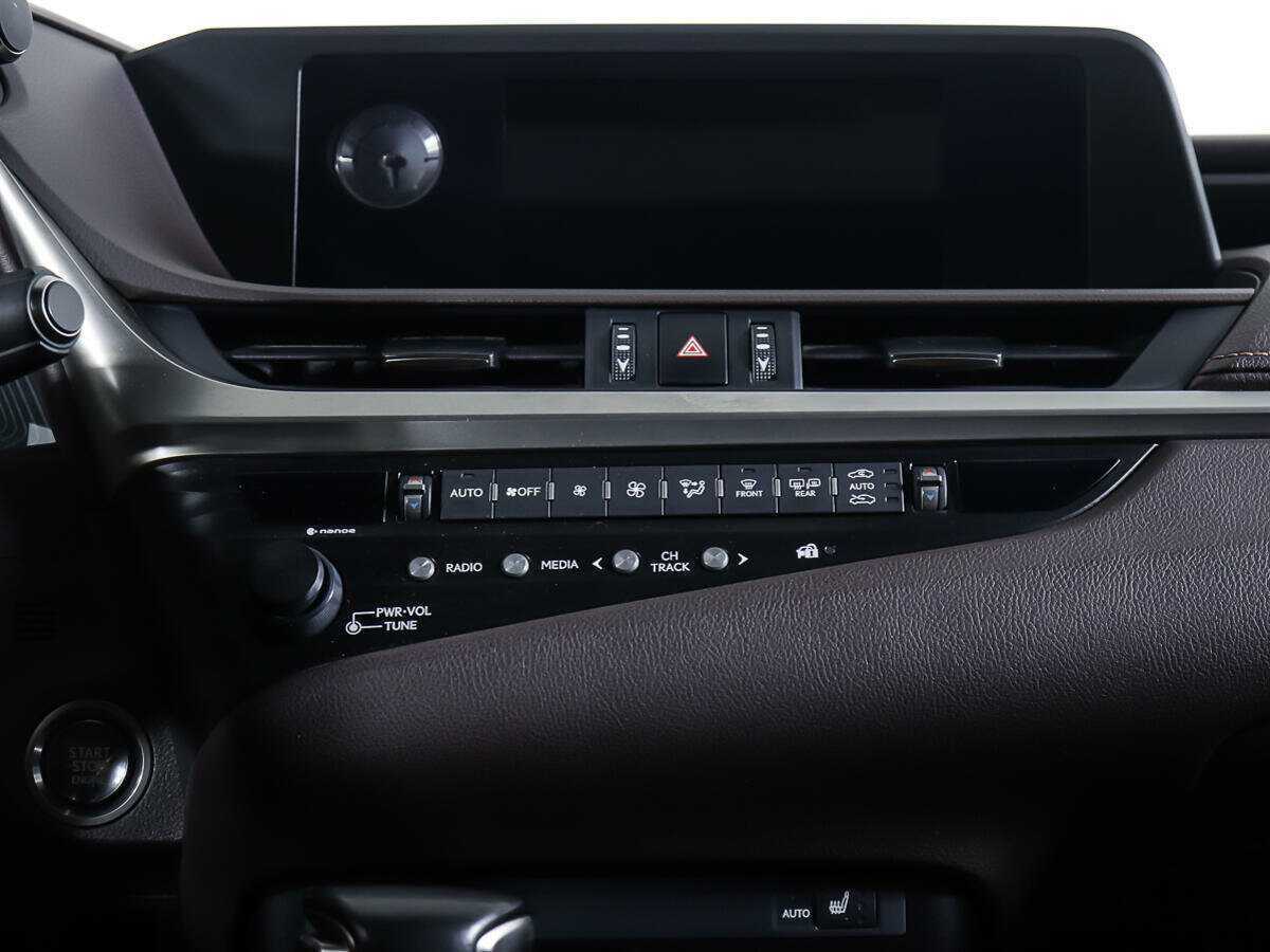 Lexus ES с пробегом — 2020 год. Фото: #9