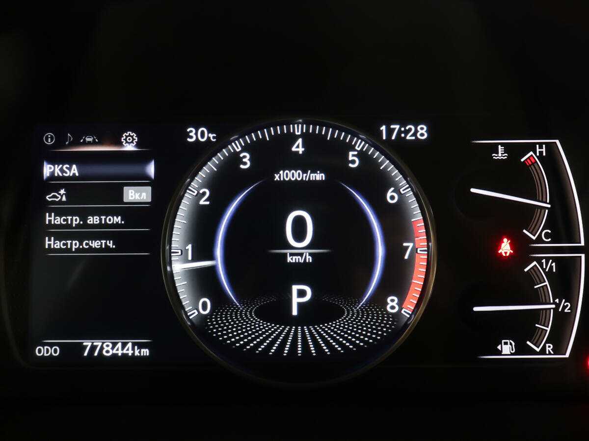 Lexus ES с пробегом — 2020 год. Фото: #11