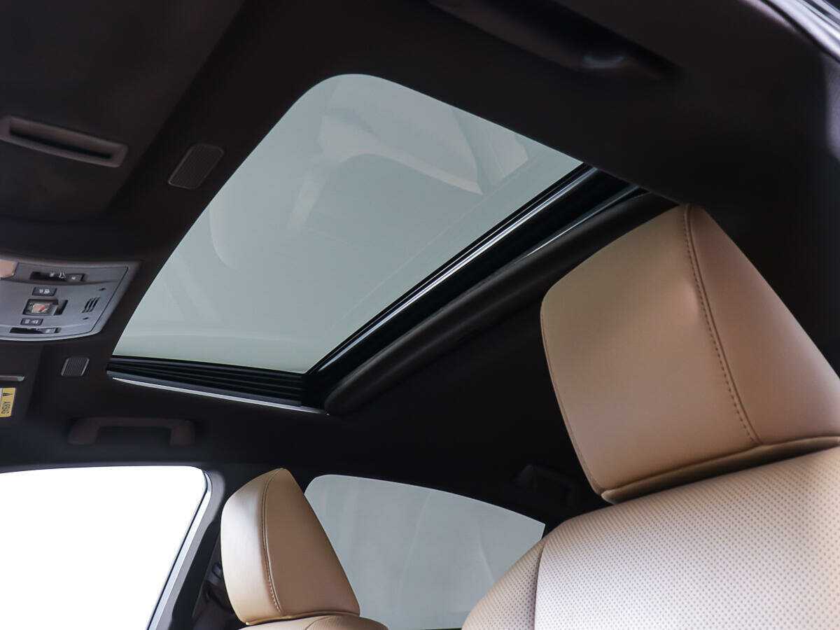 Lexus ES с пробегом — 2020 год. Фото: #15